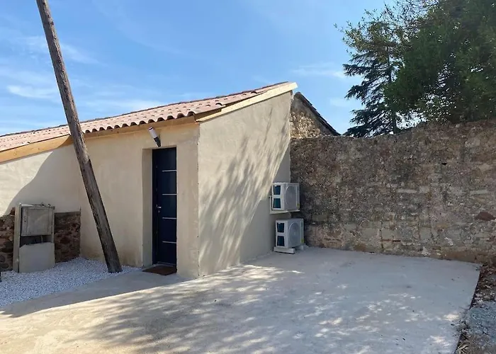 Maison En Pierre A Clermont-L\'Herault