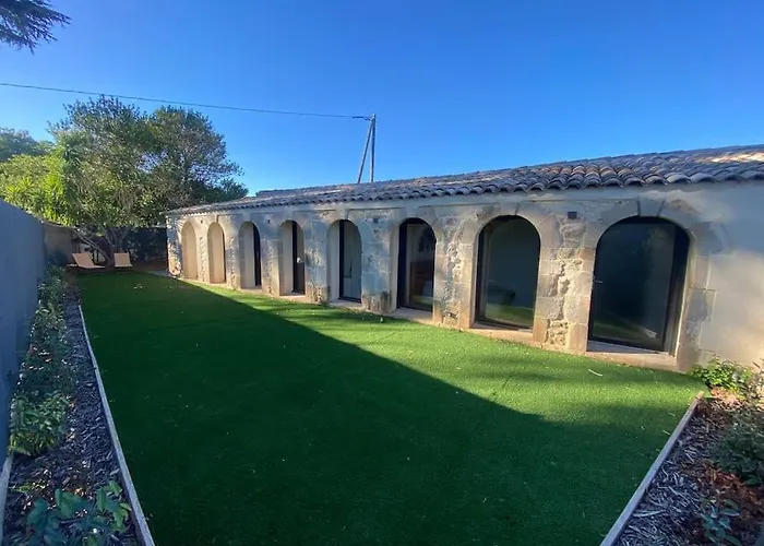Maison En Pierre A Clermont-L\'Herault